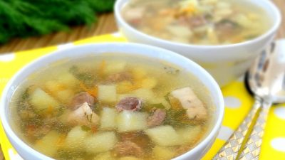 Суп с куриными сердечками и свиной грудинкой