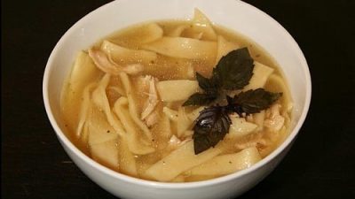 Суп с лапшой по-домашнему на курином бульоне