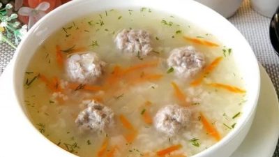 Суп с овощами и готовыми фрикадельками