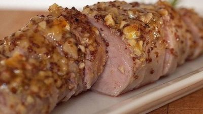 Свиная вырезка в подливке из меда и горчицы