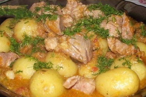 Рецепт: Молодая картошка тушеная с говядиной