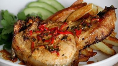 Свиные отбивные в пикантном маринаде