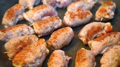 Свиные рулетики  с чесноком и сыром