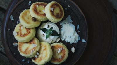 Сырники с миндалем и пармезаном