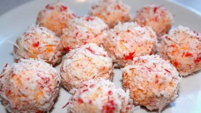Сырные шарики с семгой и крабовыми палочками