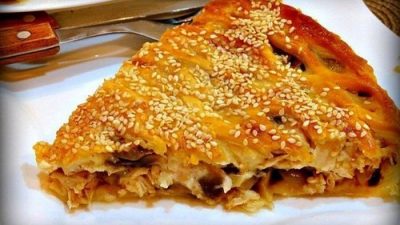 Сырный пирог с курицей и грибами