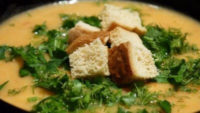 Сырный суп-пюре с овощами и зеленью