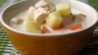 Сырный суп с куриным филе и овощами