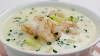 Сырный суп с овощами и креветками
