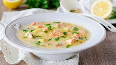Сырный суп с шпинатом и семгой