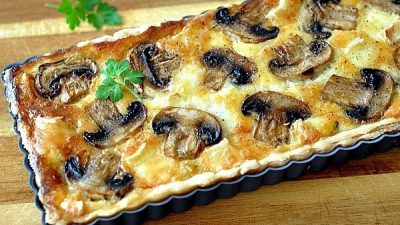 Сытный киш с сыром и грибами