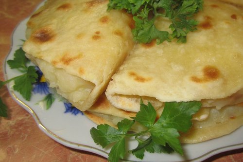 Татарский кыстыбый с картофельным пюре