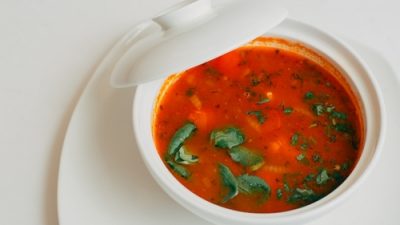 Томатный суп с макаронами и овощами