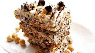Торт-безе с карамелью