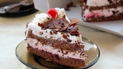 Торт «Черный лес» со сливками