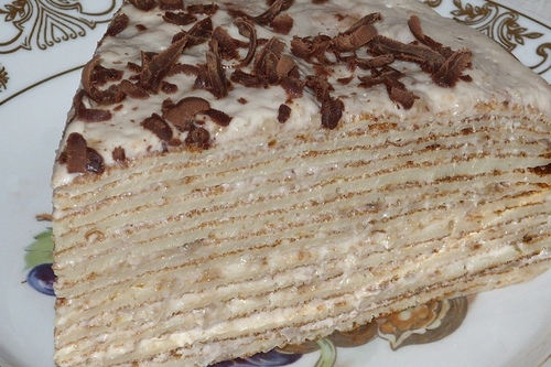 Сладкий блинный торт со сметанным кремом