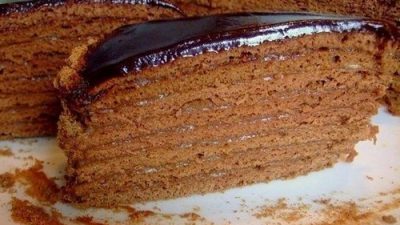 Торт «Медовик» с темным кремом