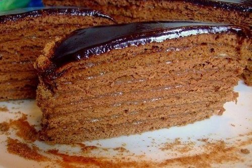 Торт «Медовик» с темным кремом