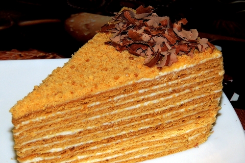 Торт медовик со сгущенкой, маслом и сметанным кремом