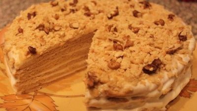 Торт «Медовик» со сметанным кремом по-домашнему