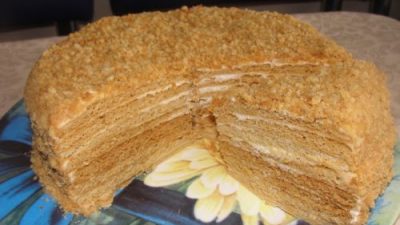 Торт «Медовый» с молочным заварным кремом