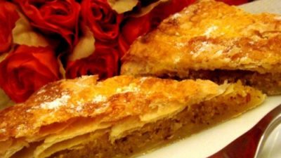 Торт «Питивьер» с миндальным кремом-начинкой