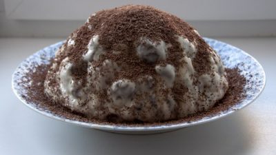 Торт со сметаной и ананасами в мультиварке
