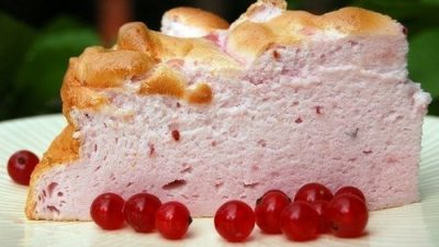Торт-суфле с ягодами «Розовое облако»