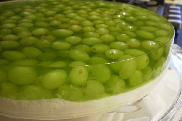 Торт «Зеленый мускат» с виноградом