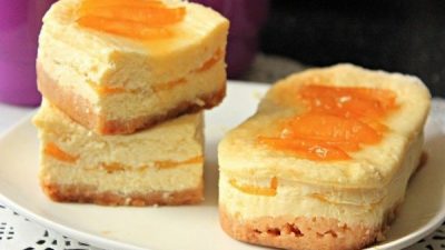 Творожники с персиками и кокосом
