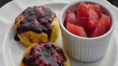 Творожные сырники к завтраку в духовке