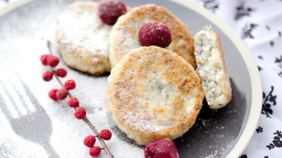 Творожные сырники с маком к завтраку