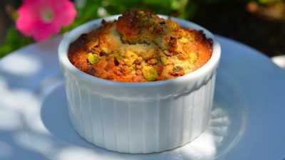 Творожный кекс с фисташками