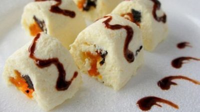 Творожный ролл с курагой и черносливом