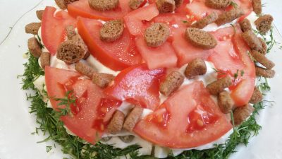 Праздничный салат с курицей и картофелем за 20 минут