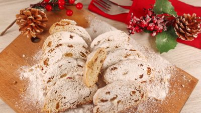 Рождественский штоллен с орехами и сухофруктами