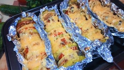 Овощи запеченные с куриным филе и сыром в духовке