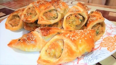 Слойки сладкие с вареньем и несладкие с фаршем и моцареллой