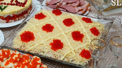 Слоеный праздничный салат 