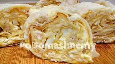 Рулет из лаваша с сыром, яйцами и курицей