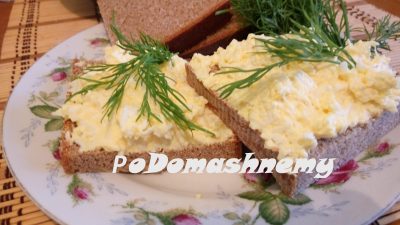 Намазка на хлеб из сыра и яиц с чесноком