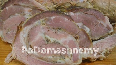 Мясной рулет из свинины в духовке