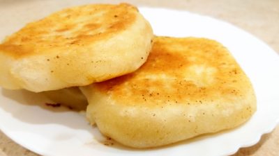 Лепешки с сыром Сулугуни на сковороде