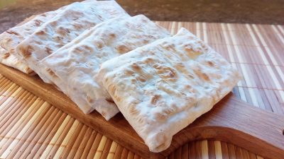 Конвертики из лаваша с сыром, колбасой и яйцом