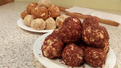 Конфеты из творога и из вареной сгущенки с арахисом
