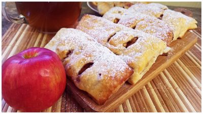 Слойки с яблоками и корицей