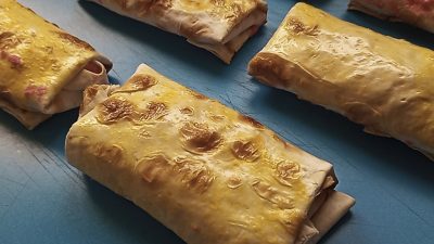 Конвертики из лаваша с творогом и повидлом