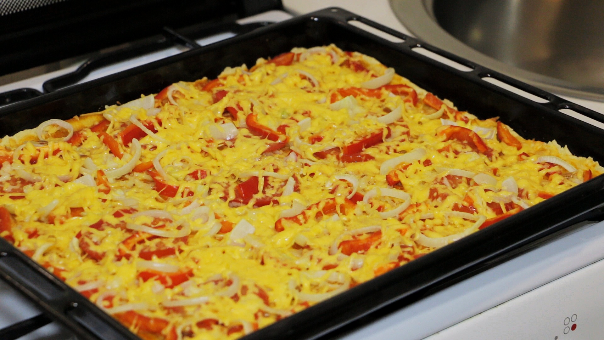 на чем приготовить пиццу в духовке чтобы не пригорало фото 69