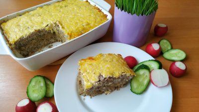 Гречневая запеканка с куриной печенью, сыром и овощами