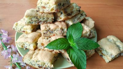 Мягкое печенье Мазурка с орехами и изюмом